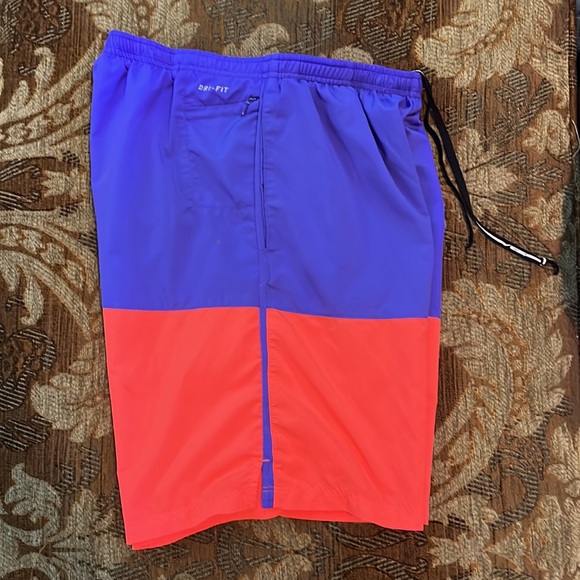 SOLD —————-Mens Nike Dry Fit Shorts - Picture 3 of 5